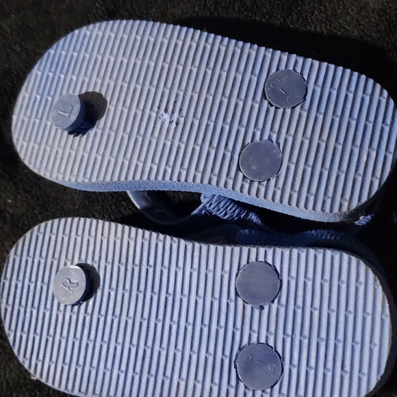 sandals - Picture 2 of 3